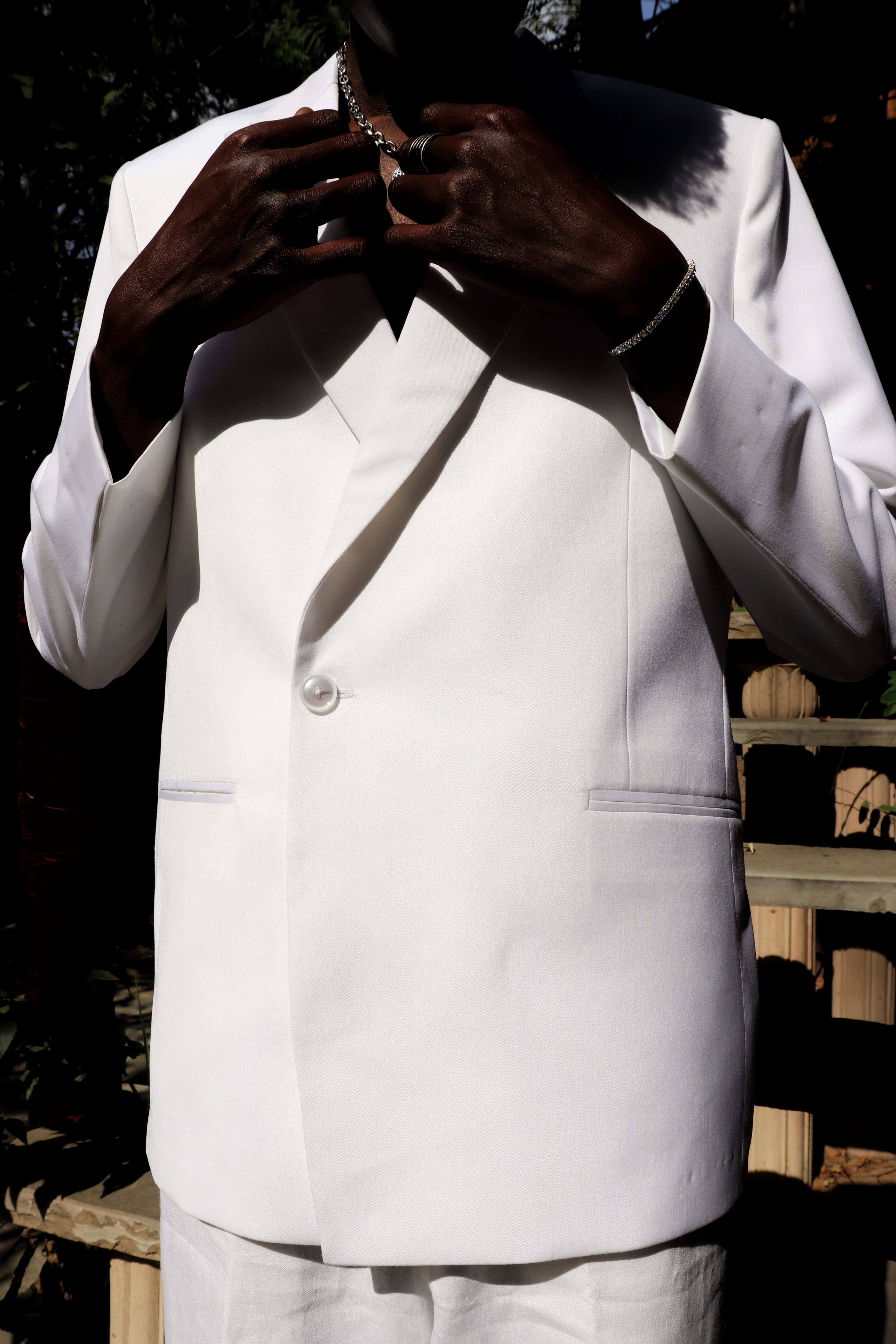 Saint suit