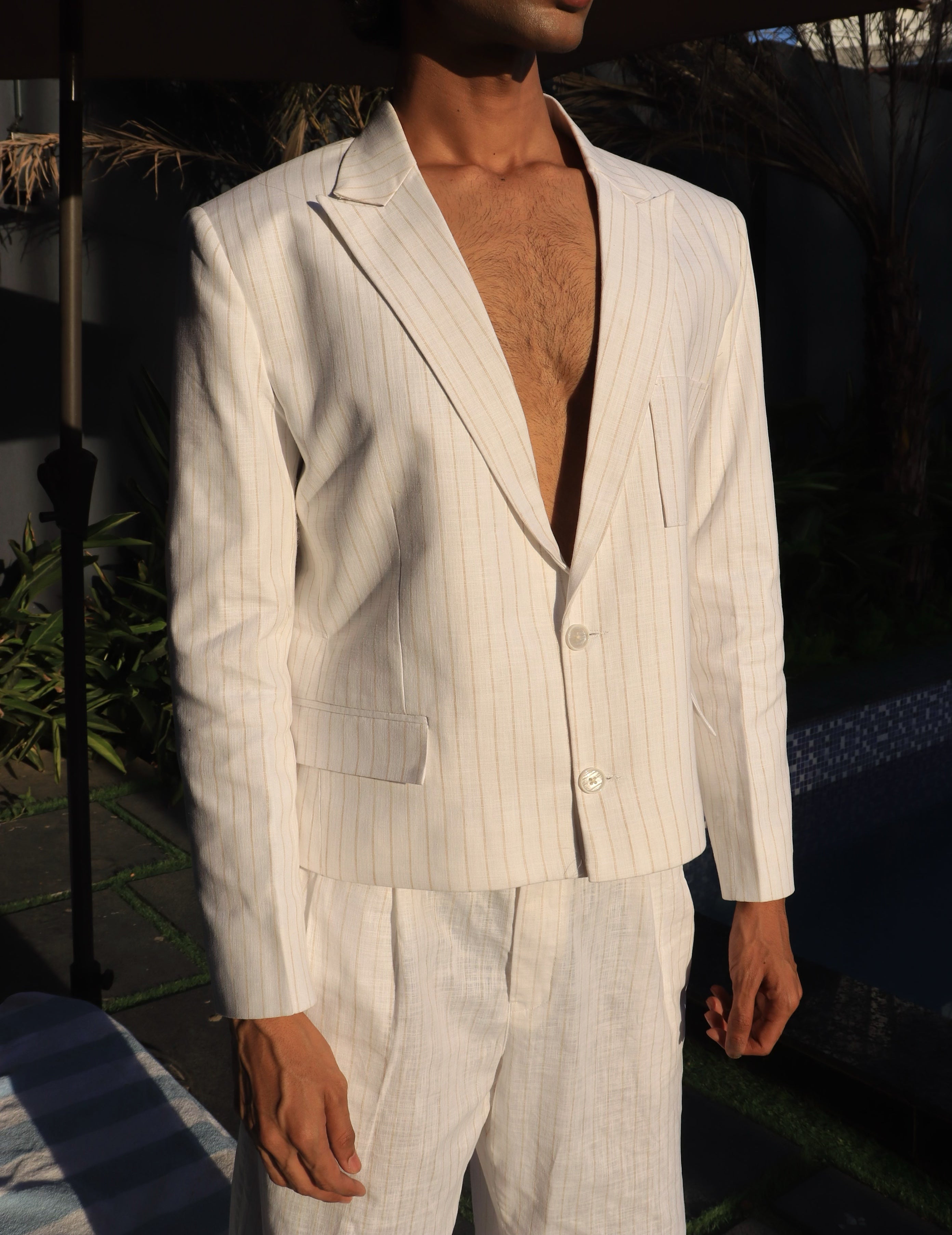 Off white Pintsripe suit